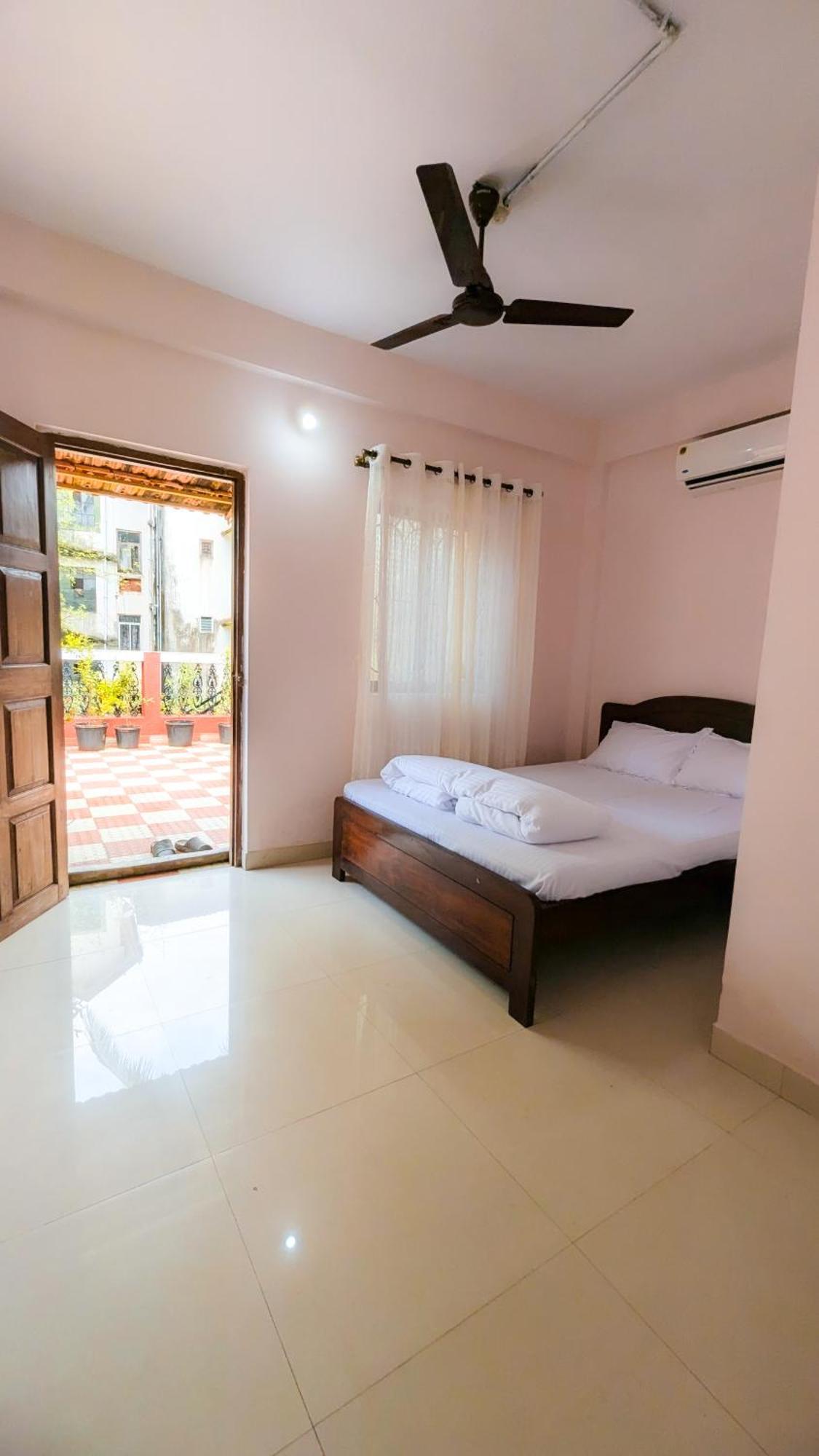 The First House By V3Homestay 4Bhk Private Pool Калангуте Екстериор снимка