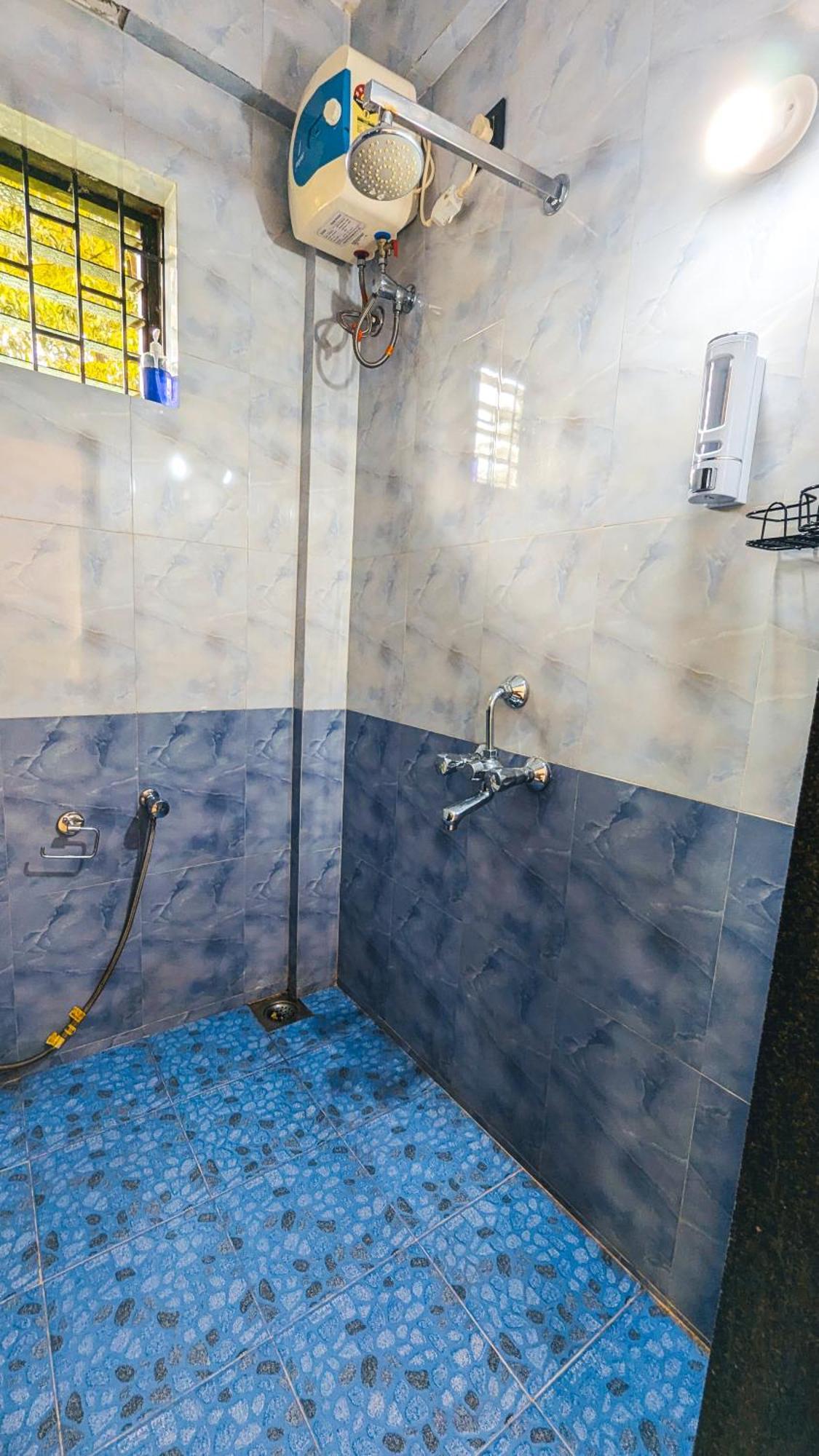 The First House By V3Homestay 4Bhk Private Pool Калангуте Екстериор снимка